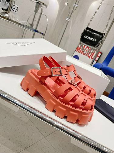 Picture of Prada Shoes Women _SKUfw111117320fw